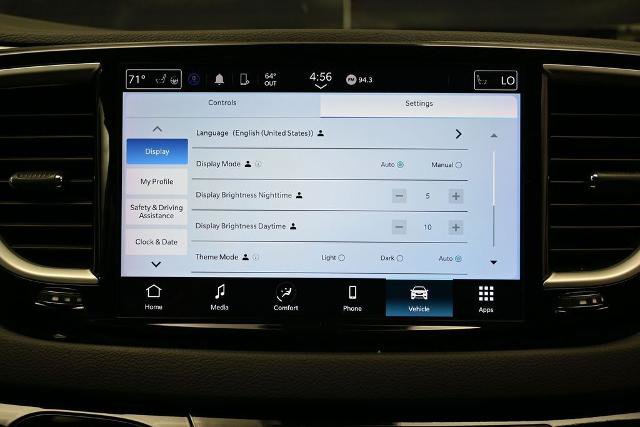 Used 2024 Chrysler Pacifica Touring-L FWD image 30