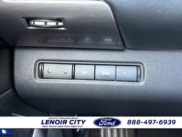 Used 2023 Nissan Pathfinder Platinum w/ Cargo Package FWD image 19
