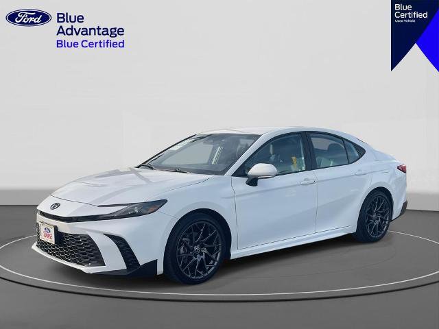 Used 2025 Toyota Camry SE image 1