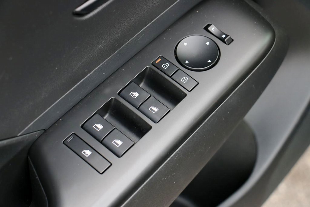 Used 2025 Hyundai Kona SEL image 14