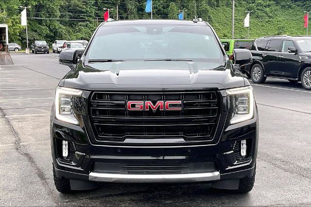 Used 2023 GMC Yukon SLT w/ SLT Premium Package AWD/4WD image 3