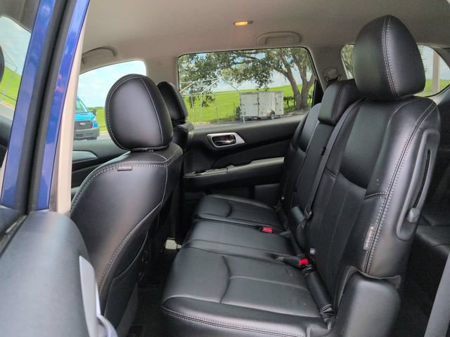 Used 2020 Nissan Pathfinder SL w/ Cargo Package FWD image 16