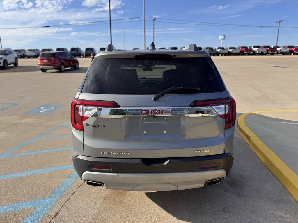 Used 2023 GMC Acadia SLT image 3
