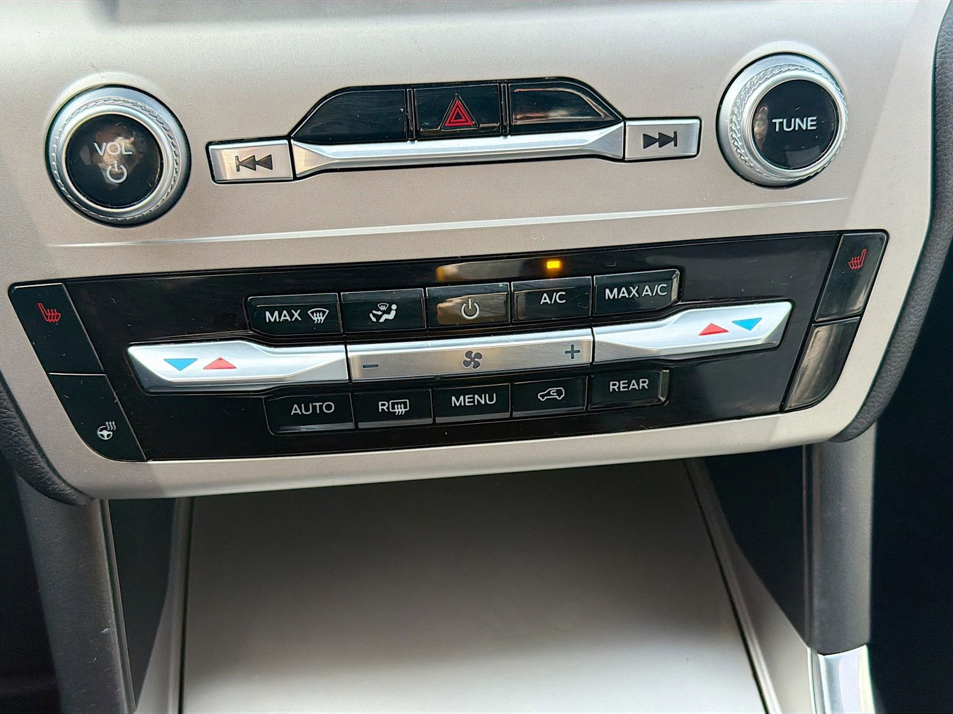 Certified 2023 Ford Explorer XLT w/ Equipment Group 202A image 21