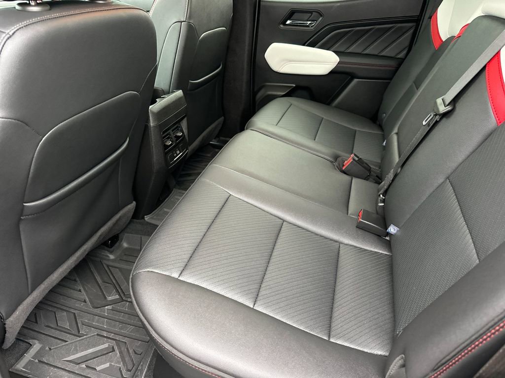 Used 2024 GMC Canyon AT4X AWD/4WD image 11