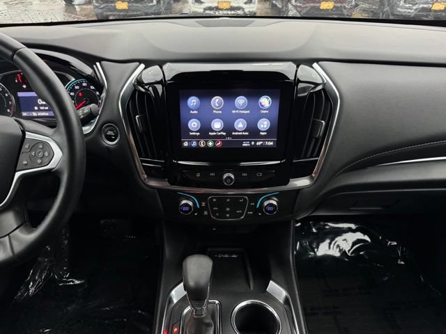 Used 2023 Chevrolet Traverse LT w/ Midnight/Sport Edition AWD/4WD image 2