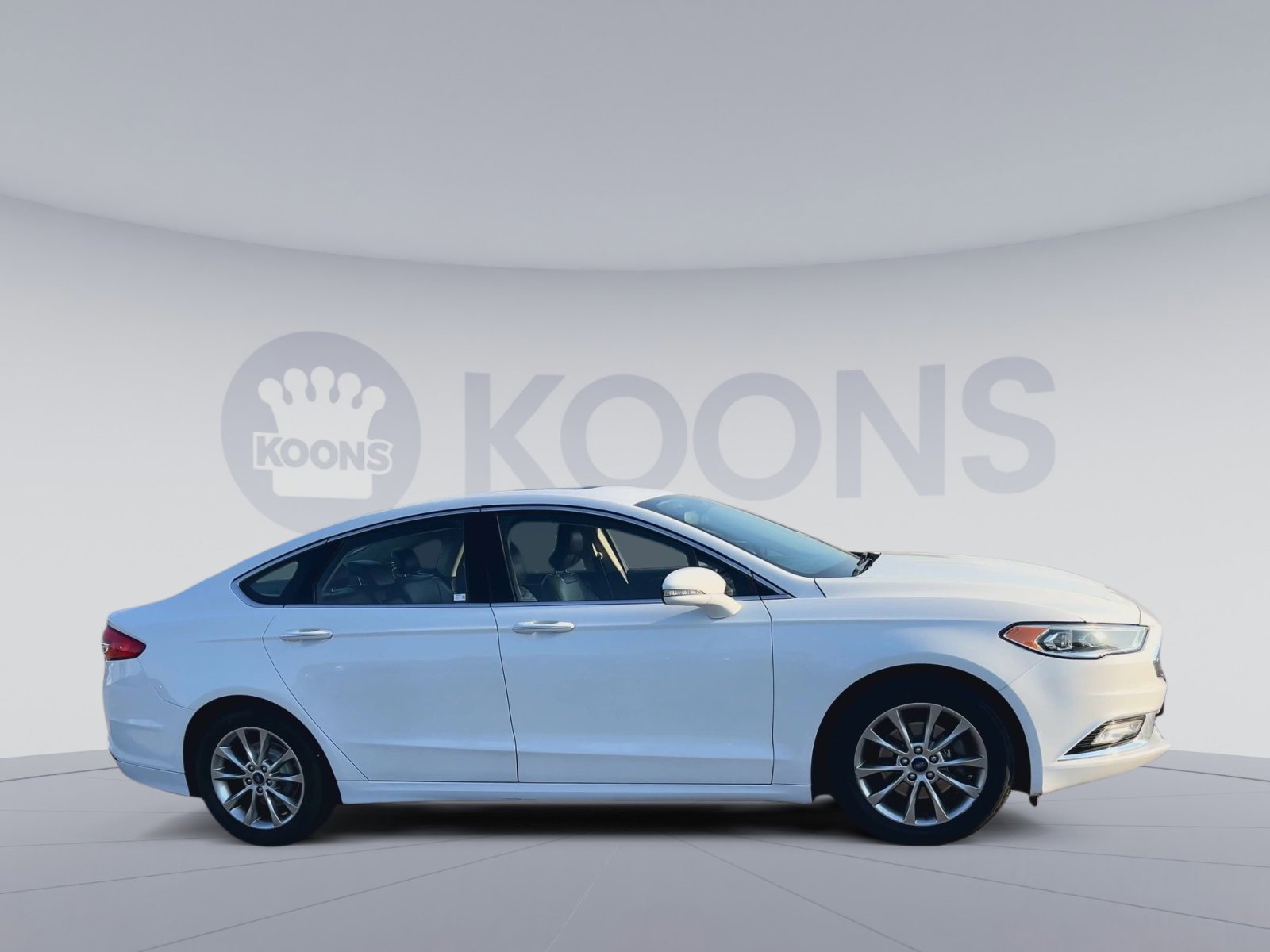 Certified 2017 Ford Fusion SE image 3
