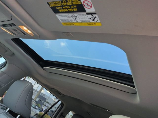 Used 2024 Toyota Highlander XLE AWD/4WD image 20