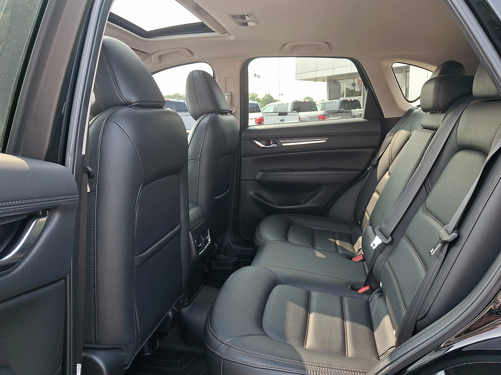 Used 2022 MAZDA CX-5 AWD 2.5 S w/ Premium Package image 11