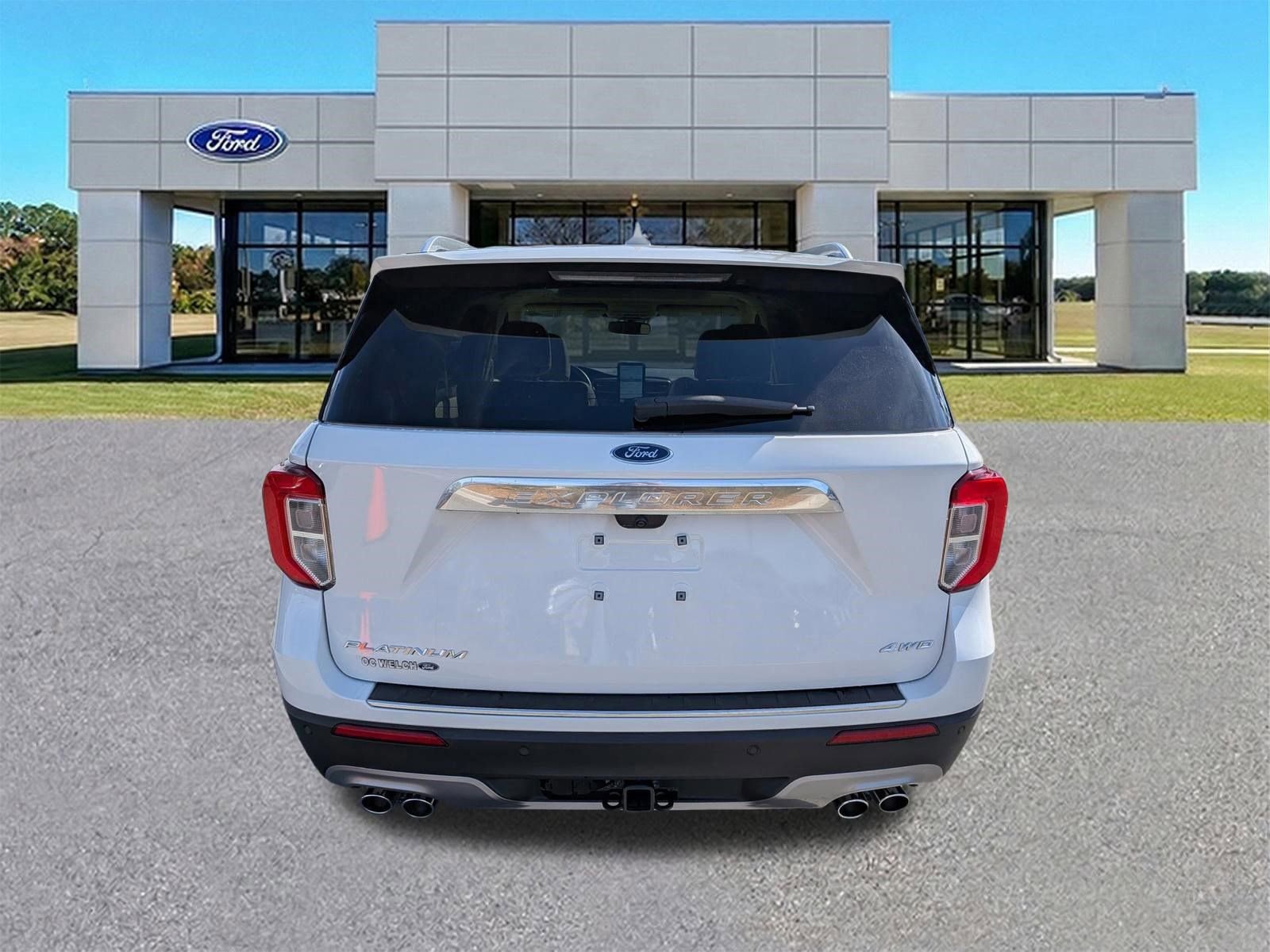 Certified 2023 Ford Explorer Platinum w/ Technology Package image 4