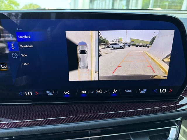 Used 2024 Chevrolet Traverse Z71 w/ Enhanced Driving Package AWD/4WD image 17