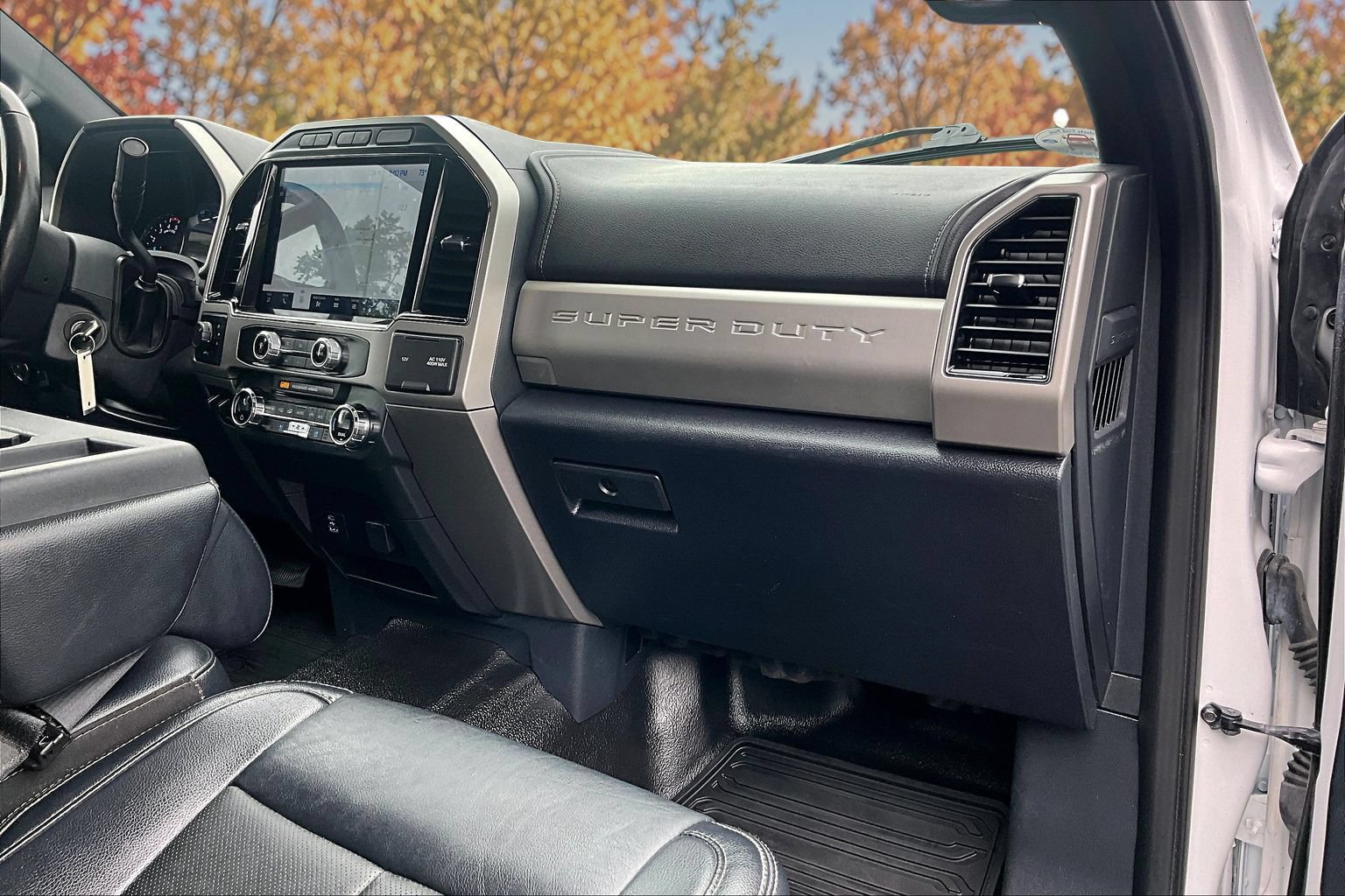Certified 2022 Ford F350 Lariat w/ Lariat Value Package AWD/4WD image 19