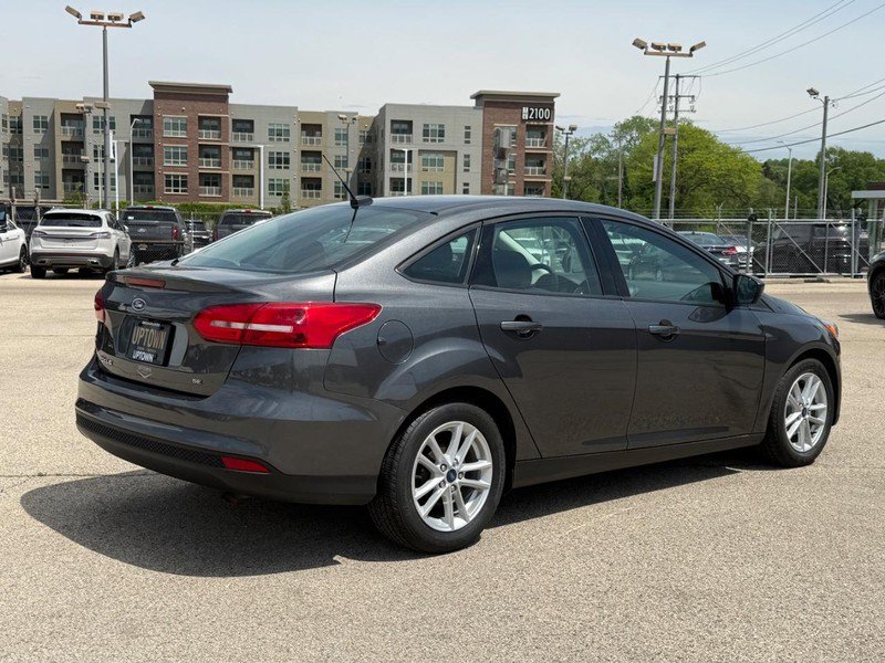 Certified 2018 Ford Focus SE FWD image 3