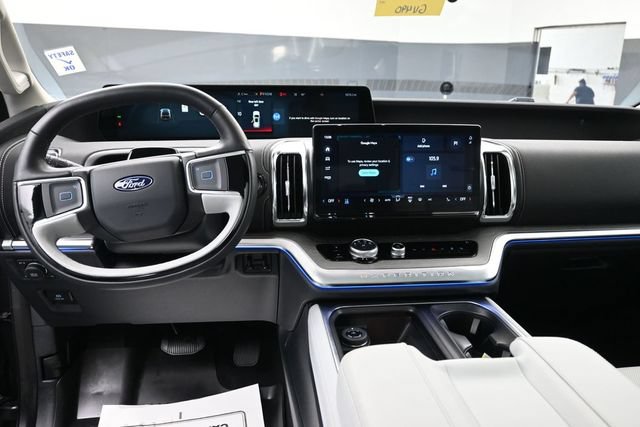 Certified 2025 Ford Expedition Platinum w/ Driver's Package AWD/4WD image 22