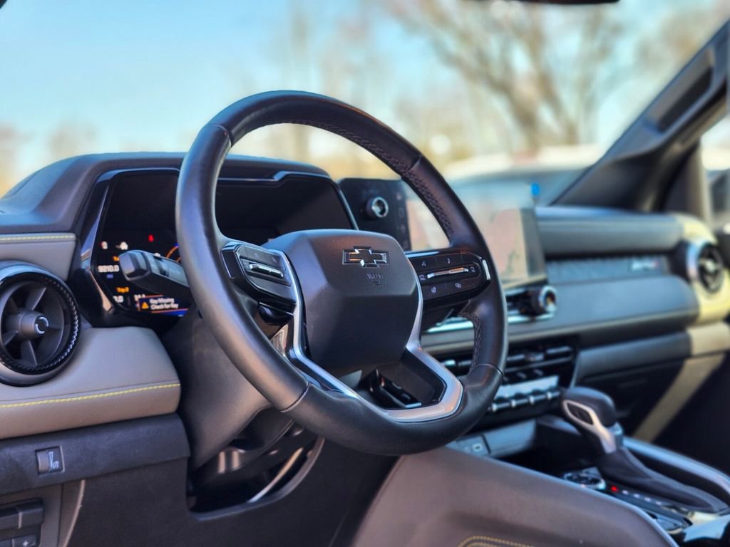 Used 2025 Chevrolet Colorado ZR2 w/ ZR2 Bison Edition AWD/4WD image 19