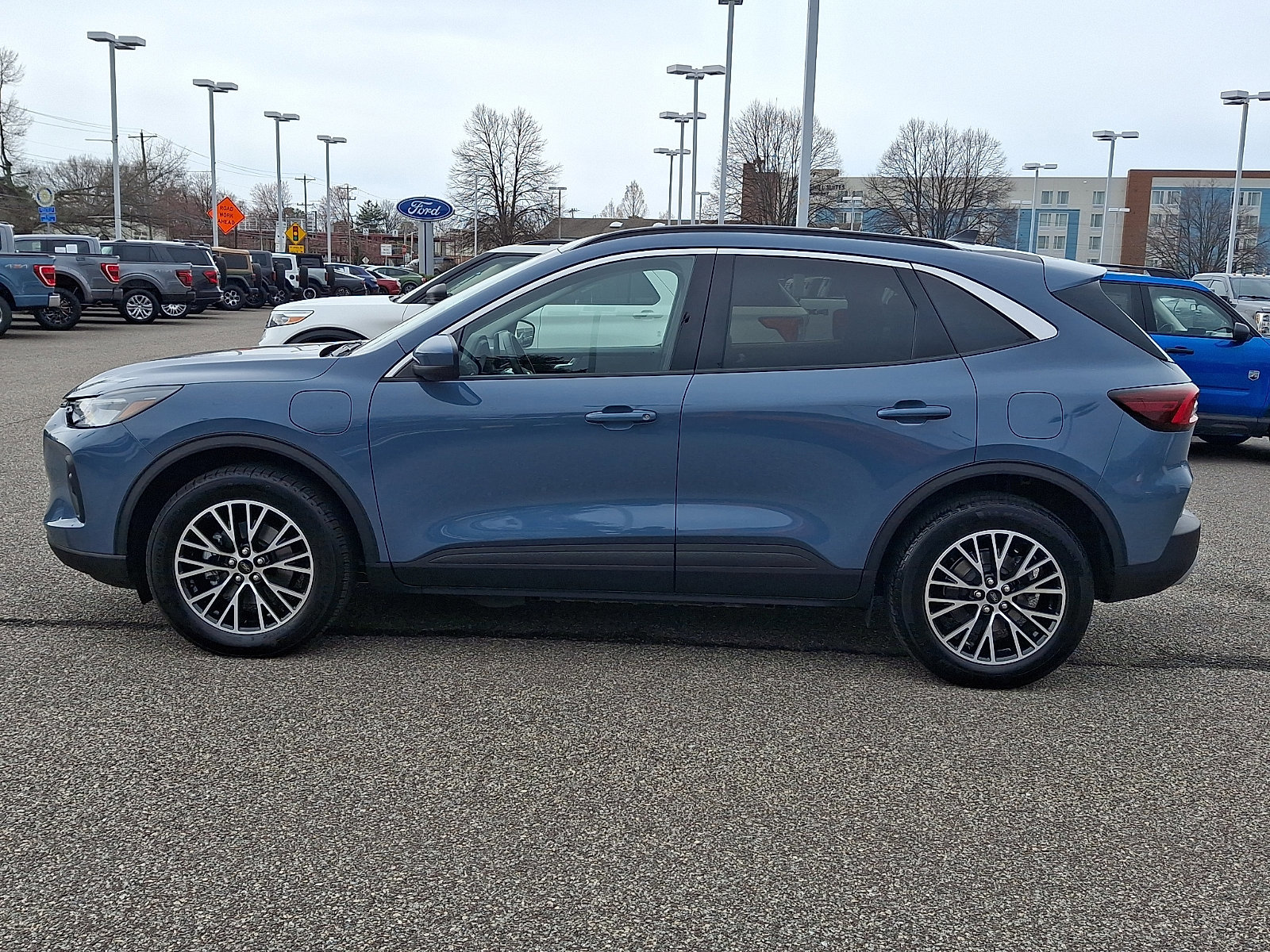 Certified 2023 Ford Escape SE image 3