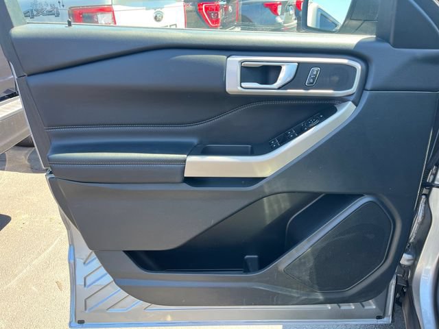 Certified 2022 Ford Explorer XLT w/ Equipment Group 202A AWD/4WD image 18
