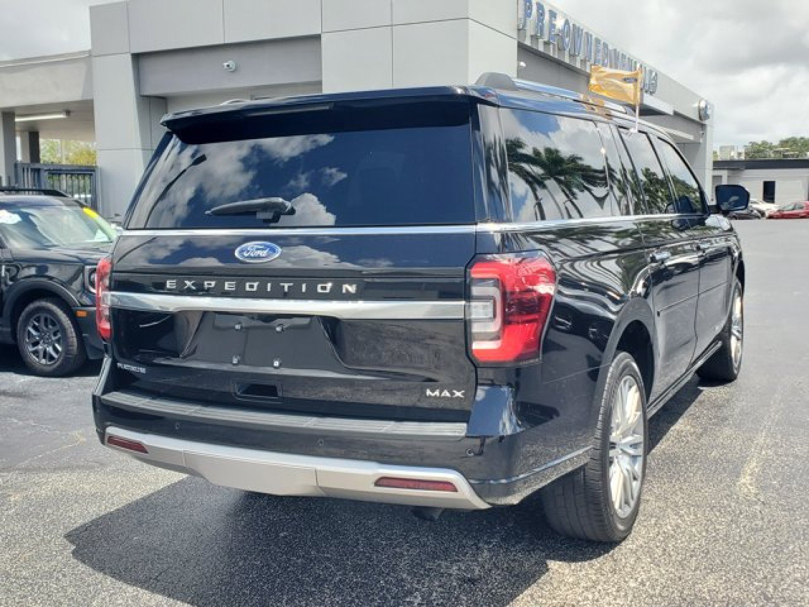 Certified 2024 Ford Expedition Max Platinum RWD image 7