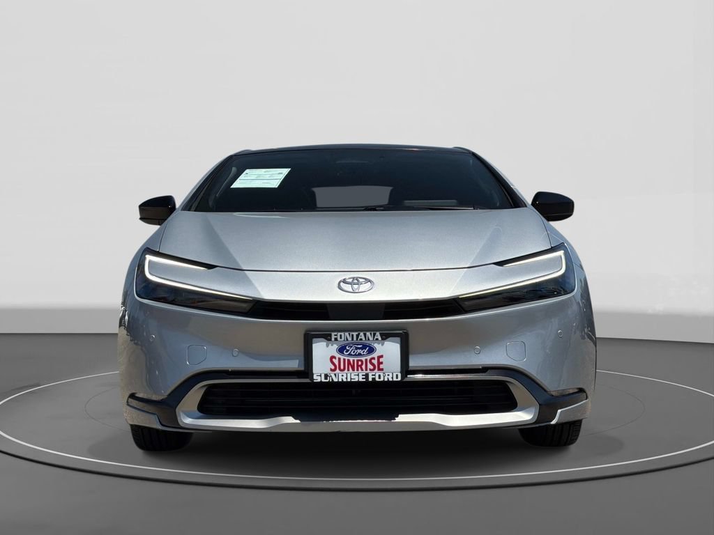 Used 2024 Toyota Prius Prime Premium FWD image 3