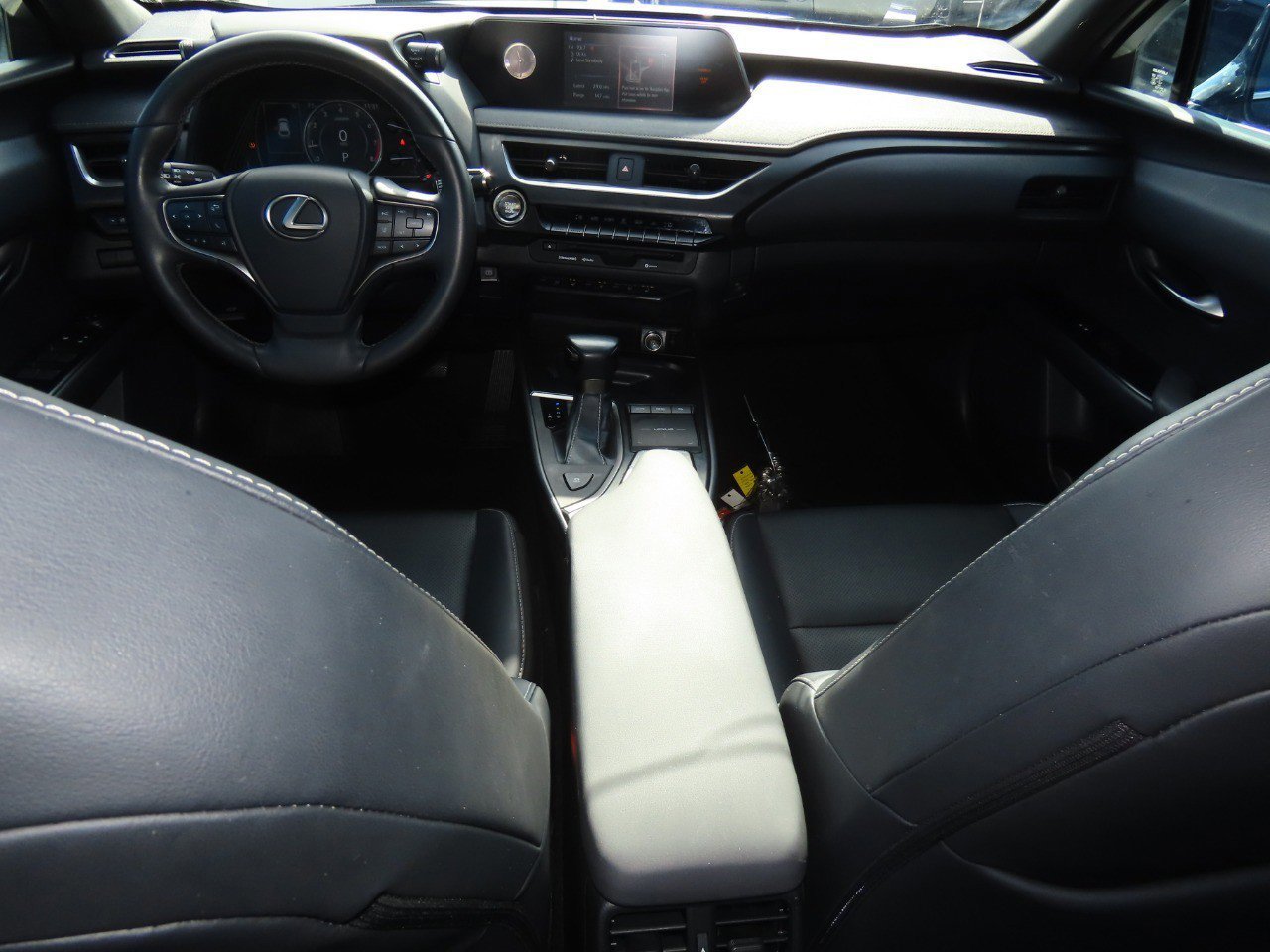 Used 2019 Lexus UX 200 image 24