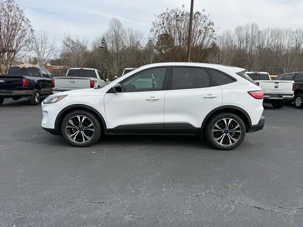 Certified 2022 Ford Escape SE w/ SE Sport Appearance Package image 7