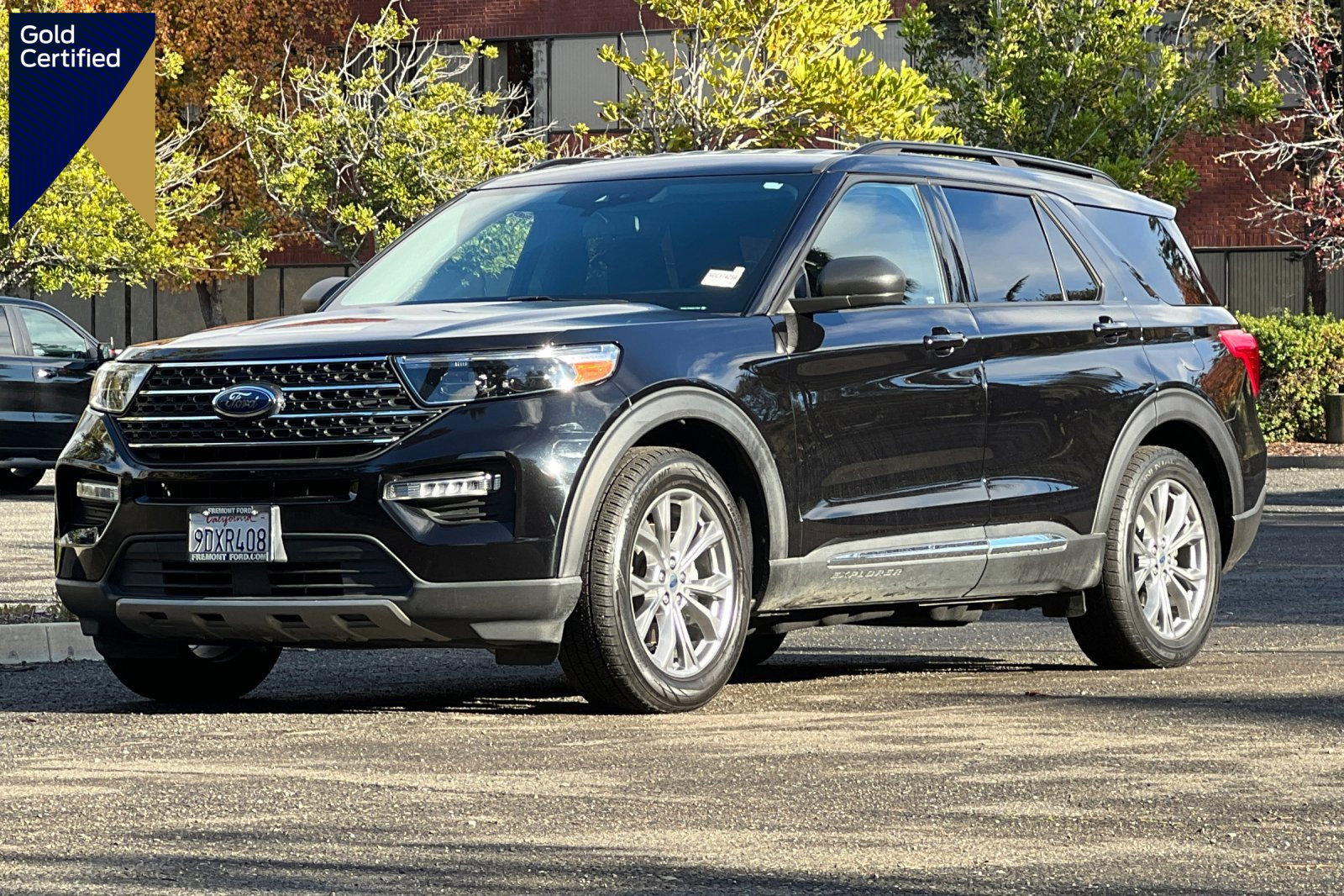 Certified 2022 Ford Explorer XLT w/ Equipment Group 202A image 1