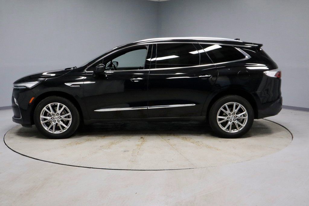 Used 2023 Buick Enclave Essence w/ Experience Buick Package image 2