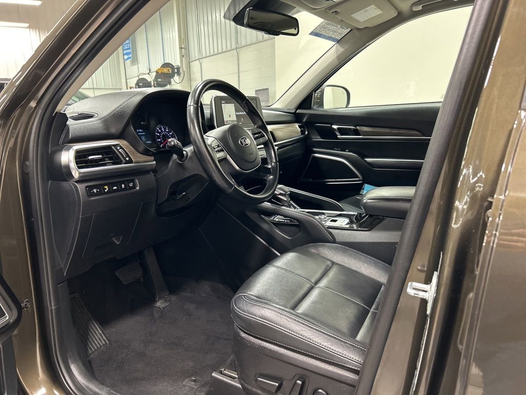 Used 2020 Kia Telluride EX w/ EX Premium Package AWD/4WD image 11