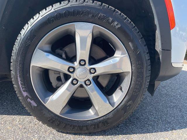 Used 2022 Jeep Grand Cherokee L Limited AWD/4WD image 5