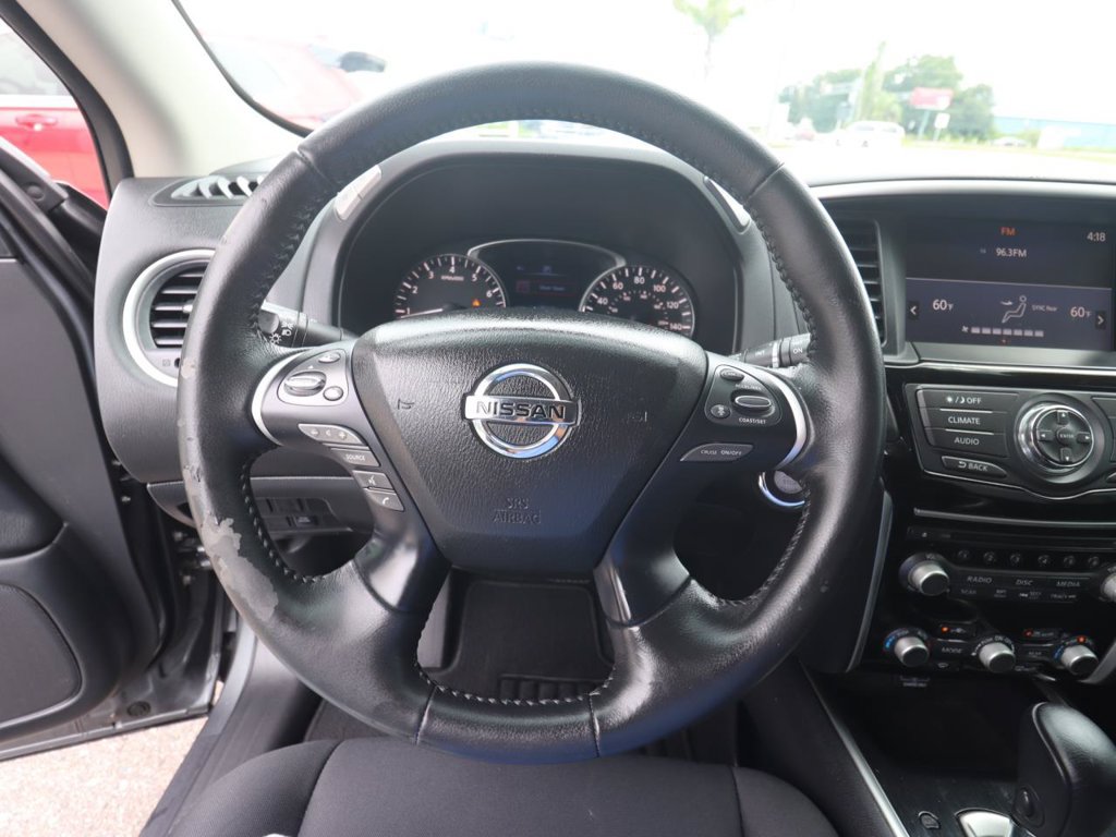 Used 2019 Nissan Pathfinder SV FWD image 19