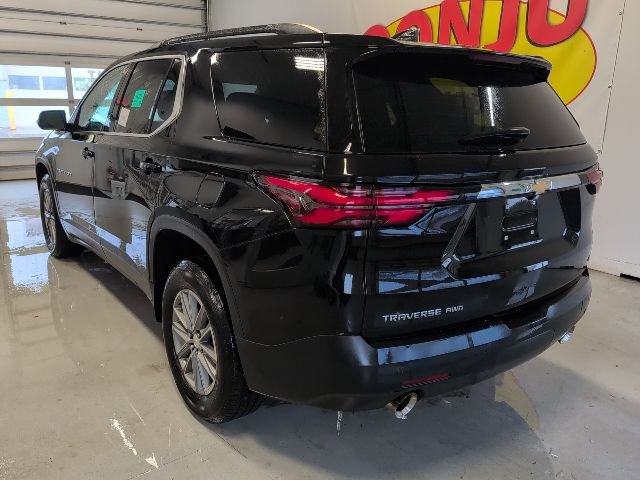 Used 2023 Chevrolet Traverse LT image 3