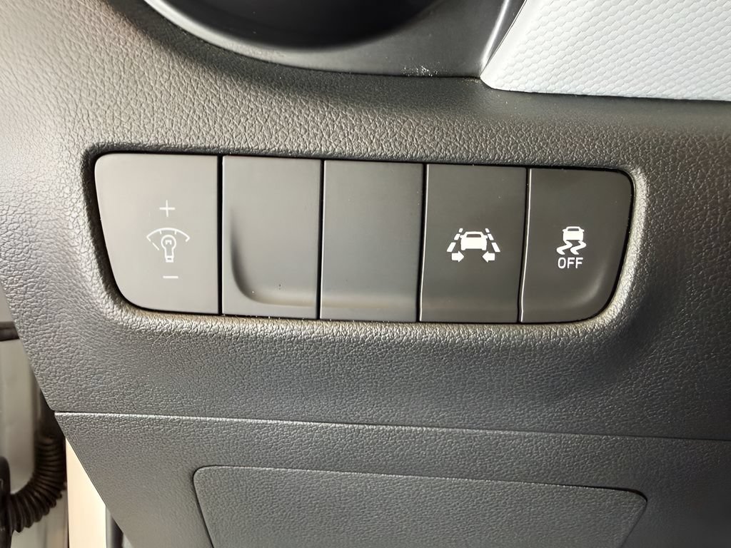 Used 2021 Hyundai Kona SE w/ Cargo Package AWD/4WD image 16