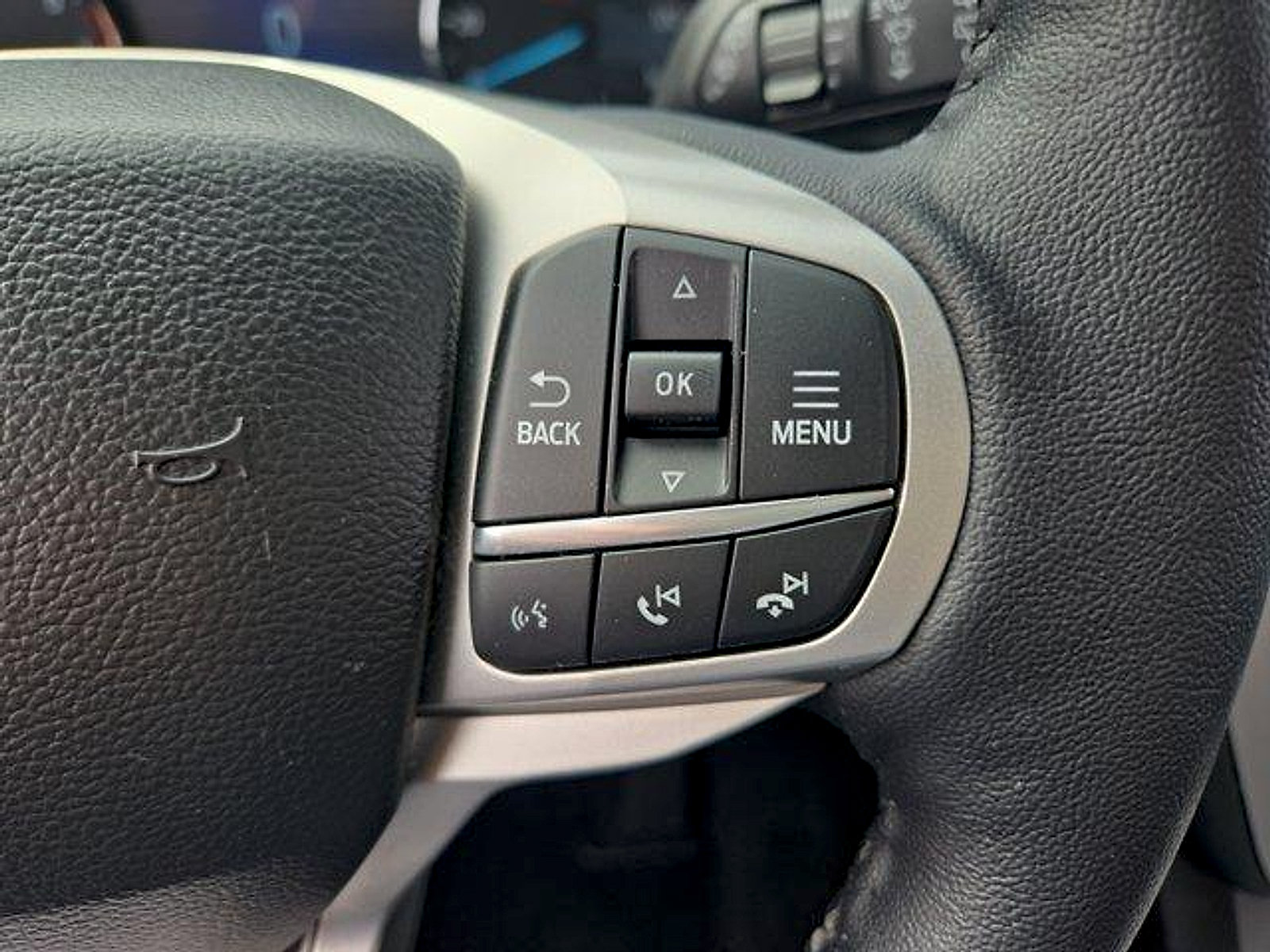 Certified 2023 Ford Explorer XLT w/ Equipment Group 202A AWD/4WD image 15