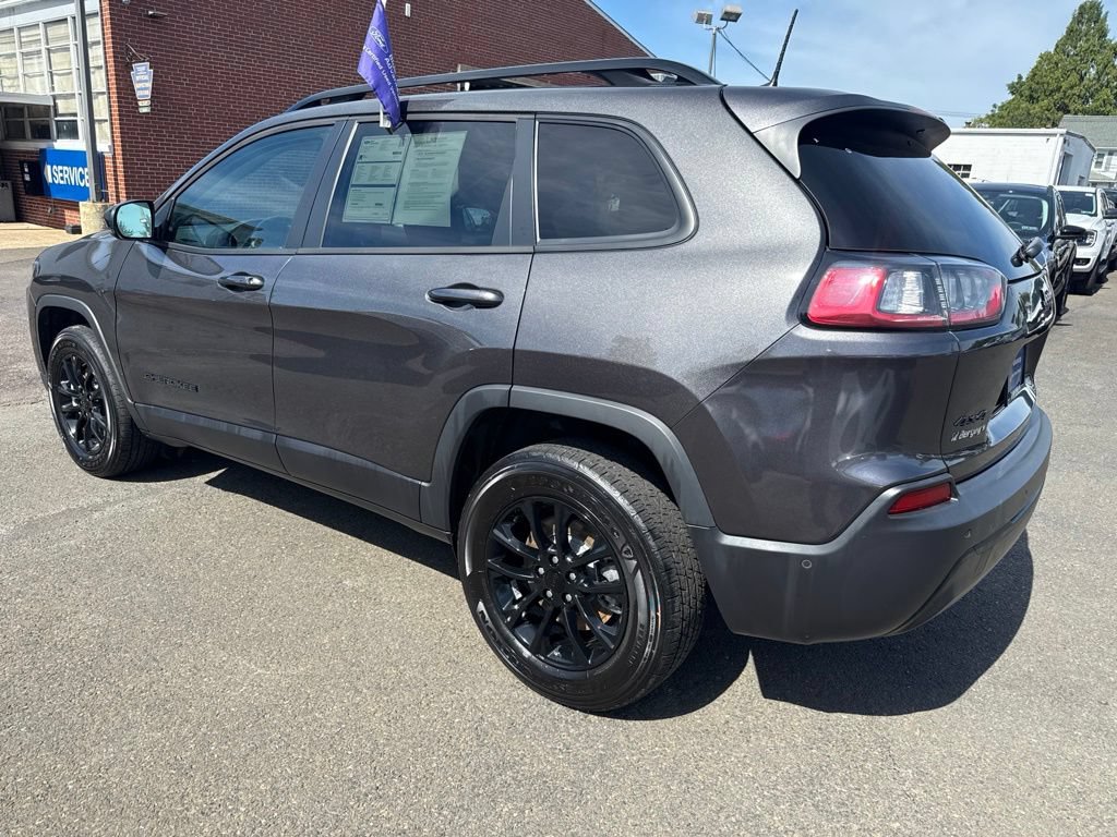 Used 2023 Jeep Cherokee Altitude Lux w/ Mopar Interior Package AWD/4WD image 7