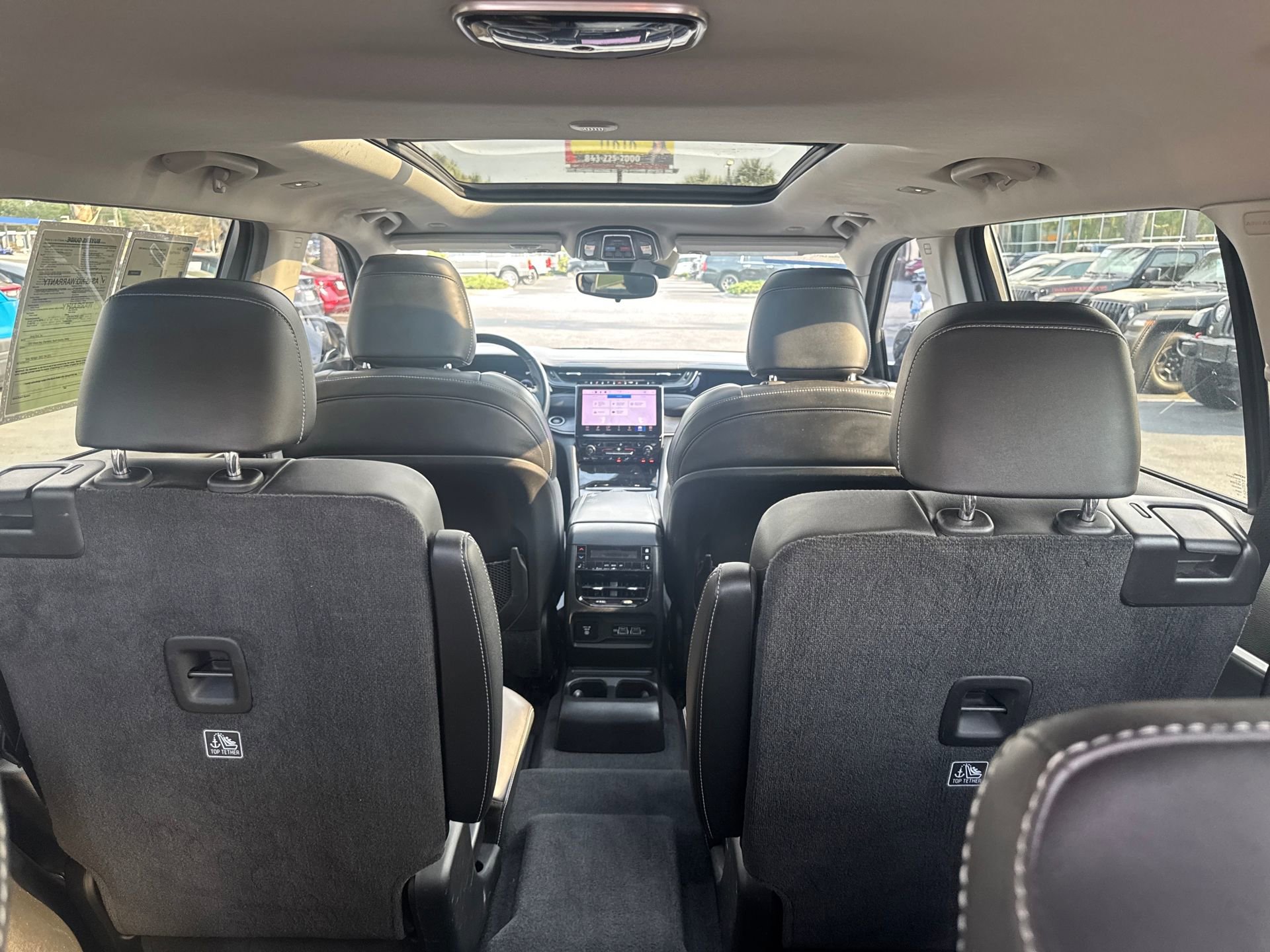 Used 2022 Jeep Grand Cherokee L Limited w/ Black Appearance Package image 28