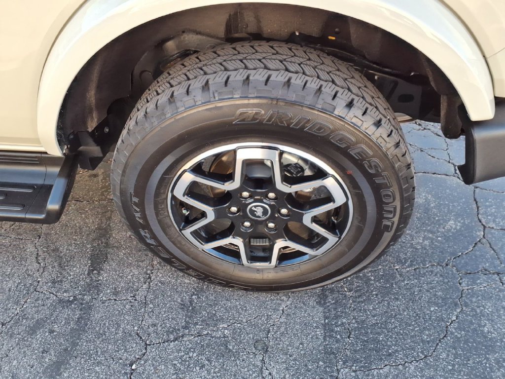 Certified 2026 Ford Bronco Outer Banks AWD/4WD image 29