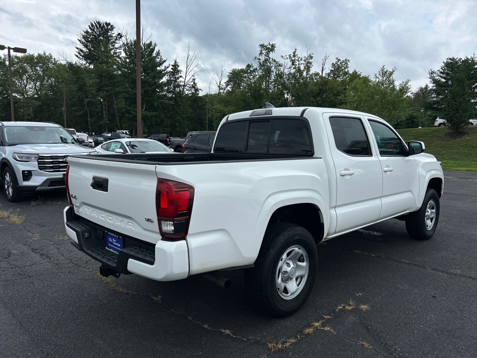 Used 2023 Toyota Tacoma SR AWD/4WD image 14