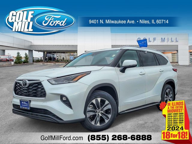 Used 2022 Toyota Highlander XLE image 1