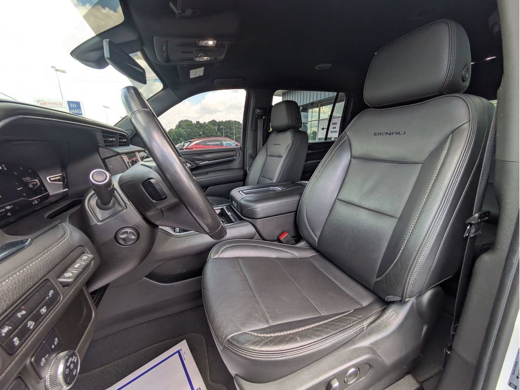 Used 2022 GMC Yukon XL Denali AWD/4WD image 24