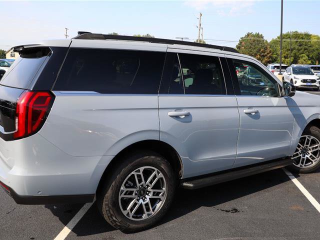 Certified 2025 Ford Expedition Active AWD/4WD image 10