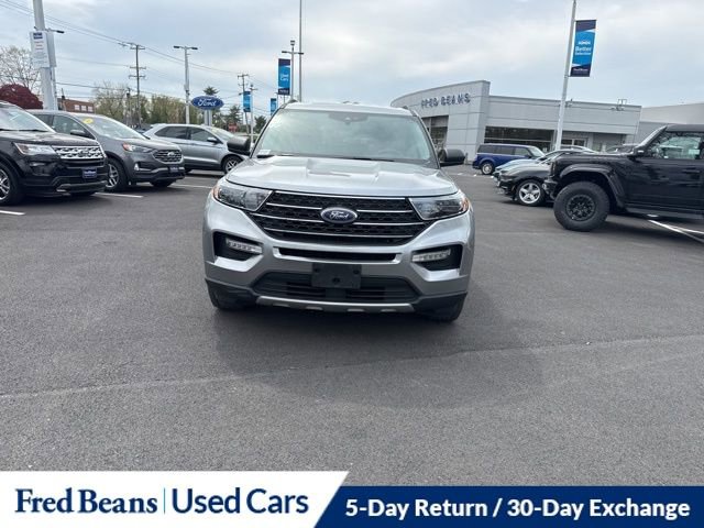 Certified 2023 Ford Explorer XLT w/ Equipment Group 202A AWD/4WD image 2