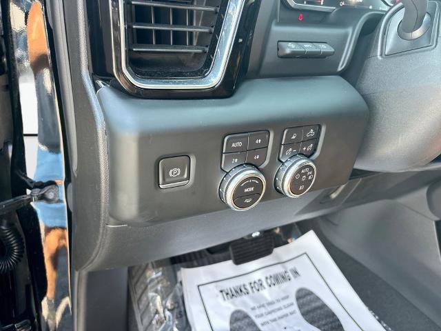 Used 2024 GMC Sierra 3500 Denali Ultimate AWD/4WD image 29