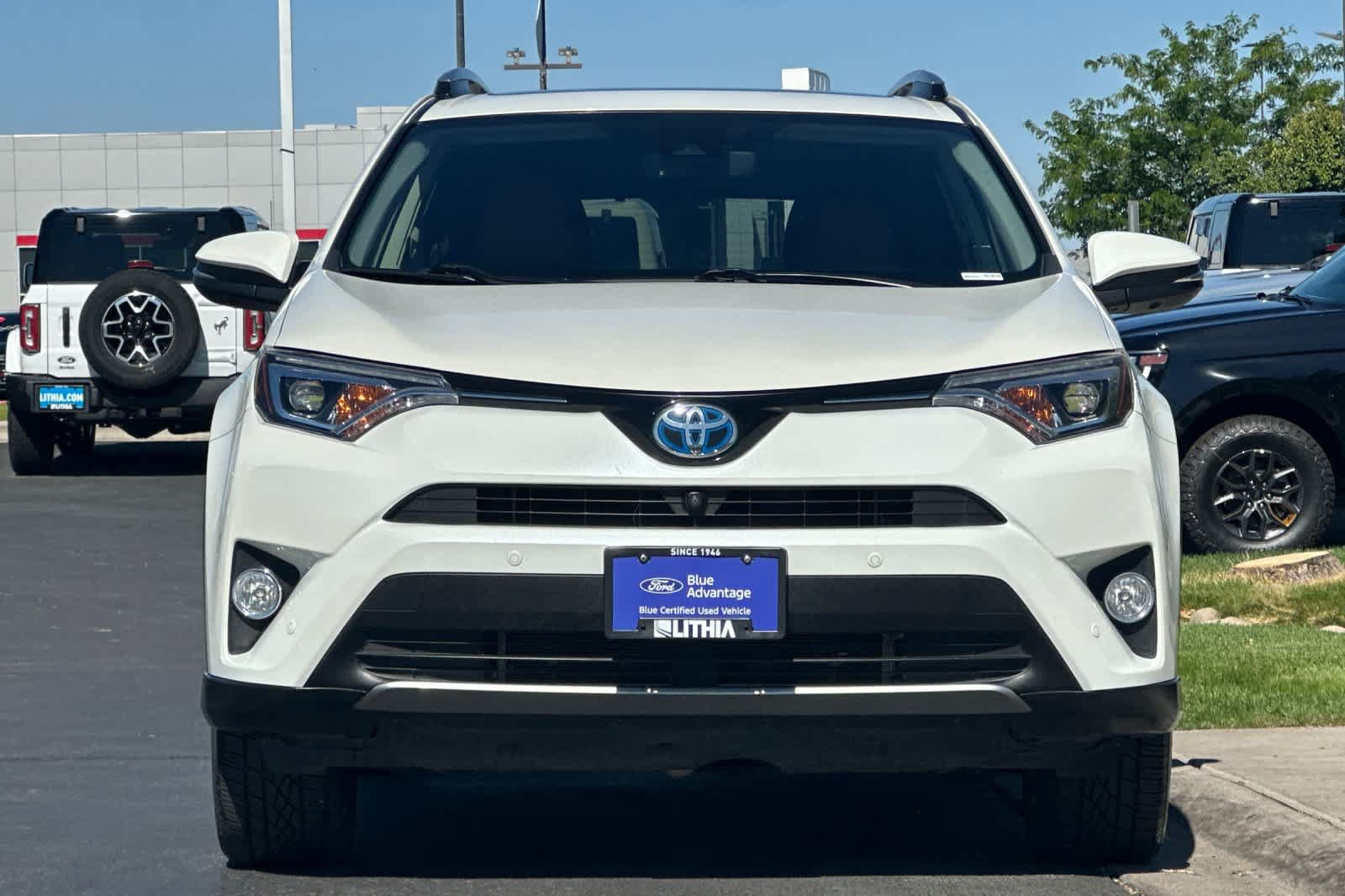 Used 2018 Toyota RAV4 Limited w/ Advanced Technology Package AWD/4WD image 10