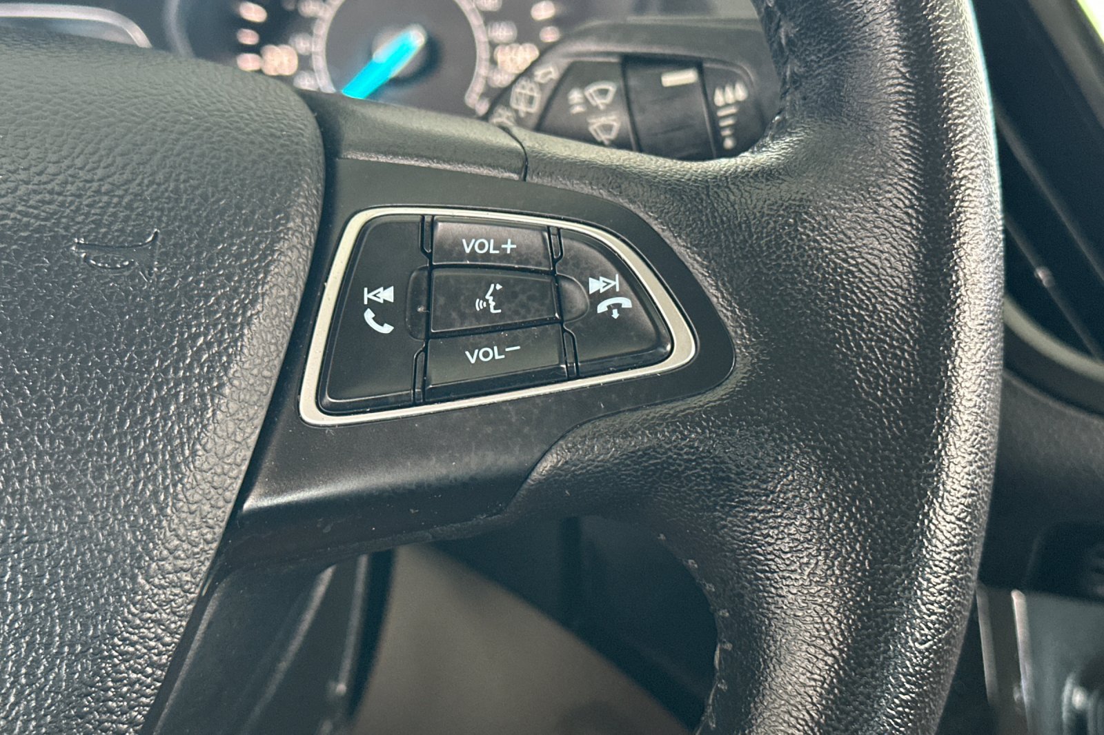 Certified 2018 Ford Escape Titanium FWD image 37