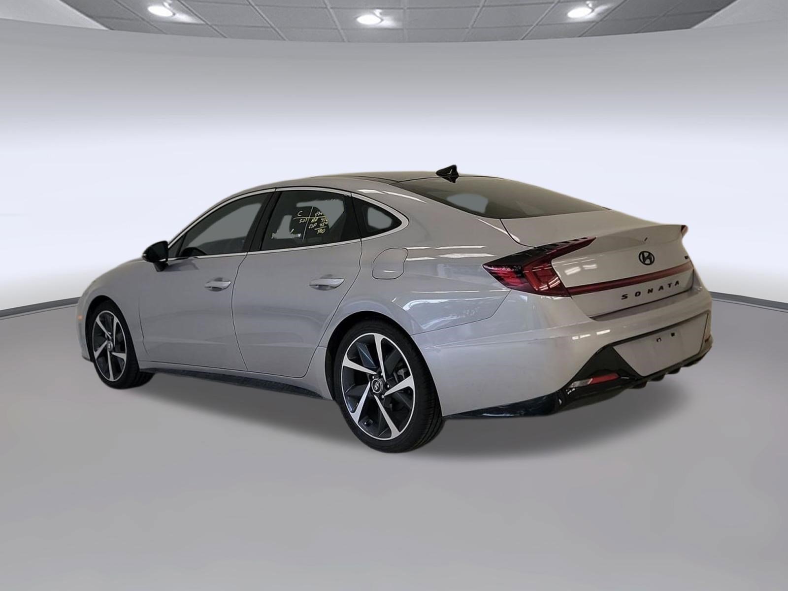 Used 2023 Hyundai Sonata SEL Plus FWD image 3
