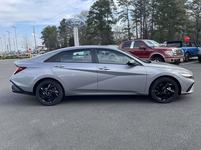 Used 2026 Hyundai Elantra Sport image 6