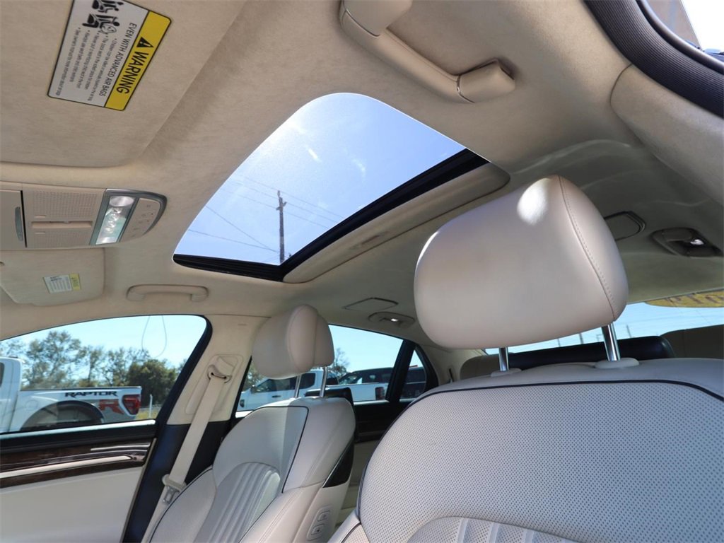 Used 2019 Genesis G90 5.0 Ultimate image 4