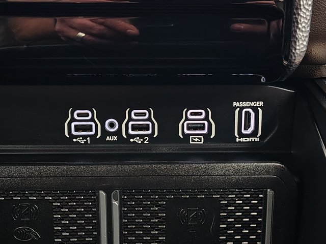 Used 2025 RAM 1500 Limited AWD/4WD image 40