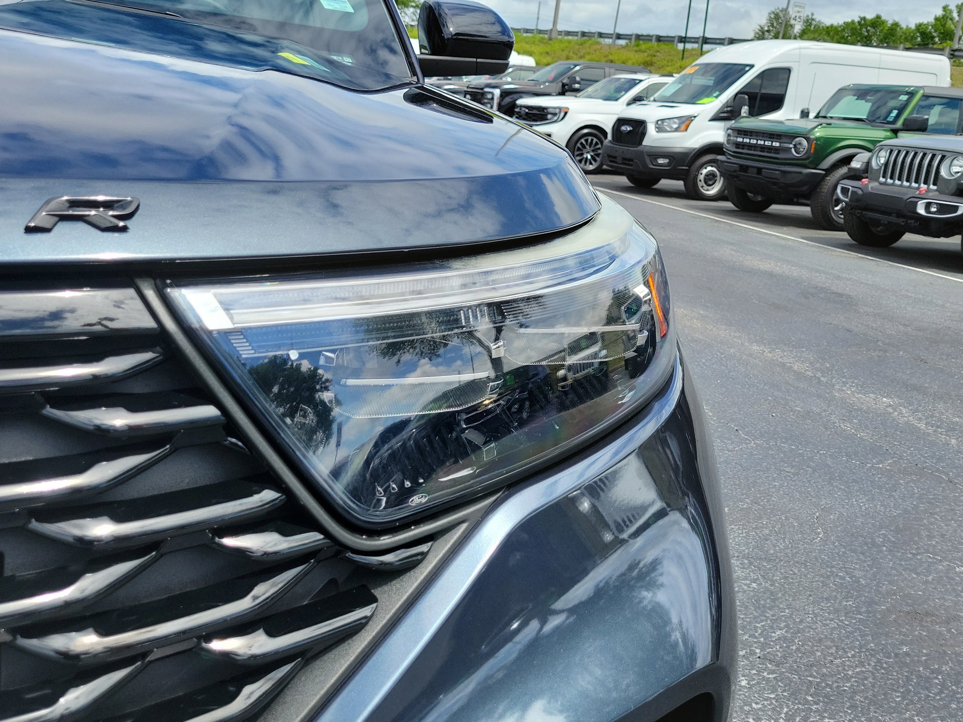 Certified 2022 Ford Explorer ST-Line w/ Class IV Trailer Tow Package image 6