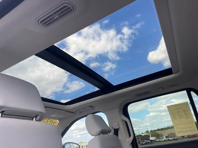 Certified 2025 Ford Expedition Max Platinum image 15